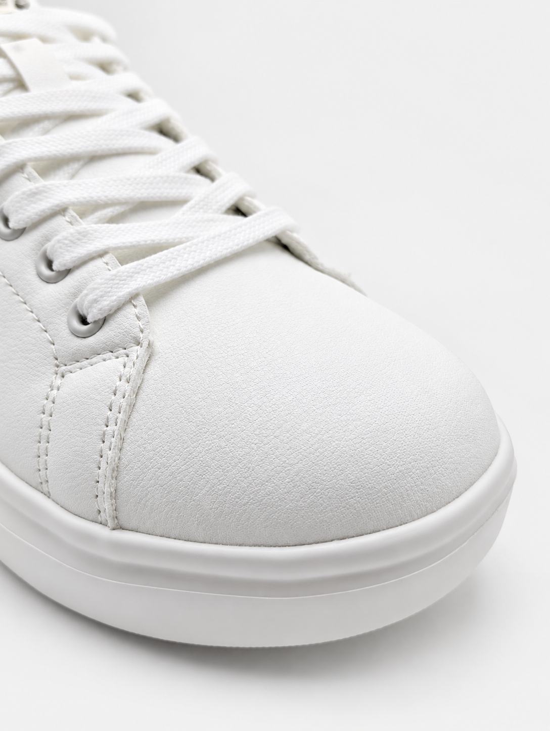 Punta bianca e suola alta della sneaker DS2 Essential Oversize bianco blu