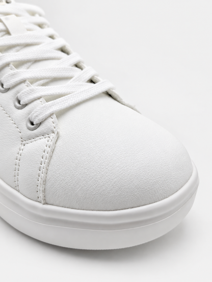 Punta bianca e suola alta della sneaker DS2 Essential Oversize bianco blu
