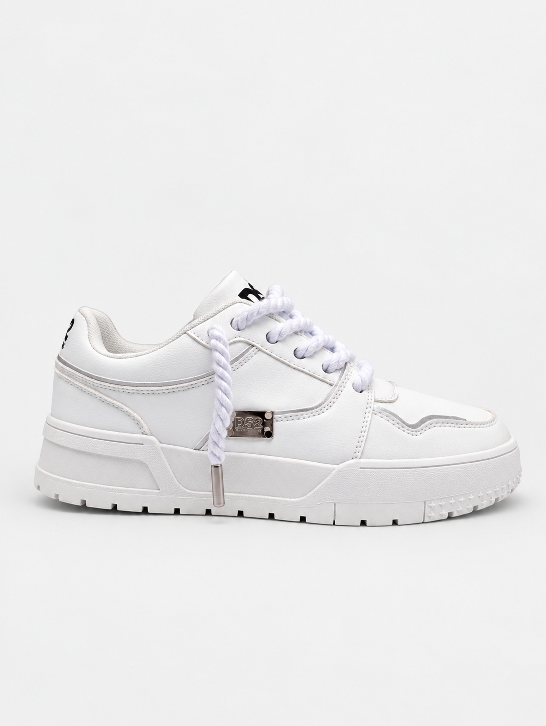 Sneaker uomo bianca DS2 ROP con lacci in corda e targhetta metallica, lato esterno
