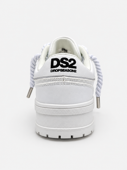 Tallone delle sneakers DS2 ROP bianche con logo nero e suola alta in gomma