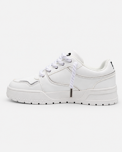 Lato interno della sneaker DS2 ROP bianca con laccio in corda e terminale metallico