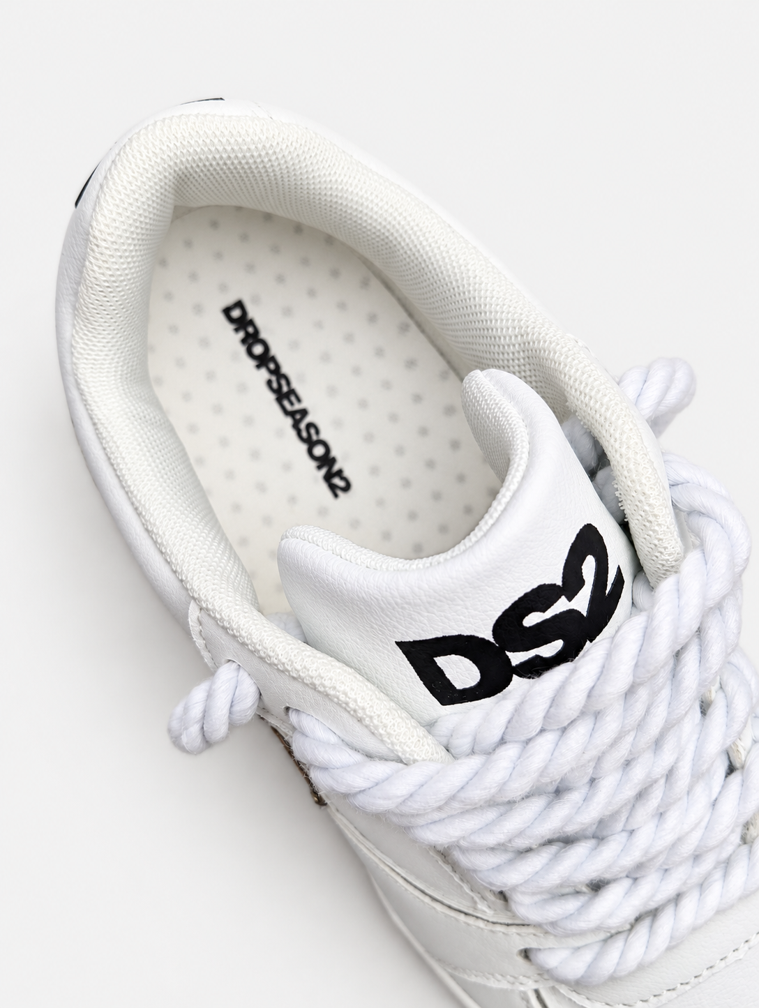 Interno e linguetta con logo DS2 della sneaker ROP bianca