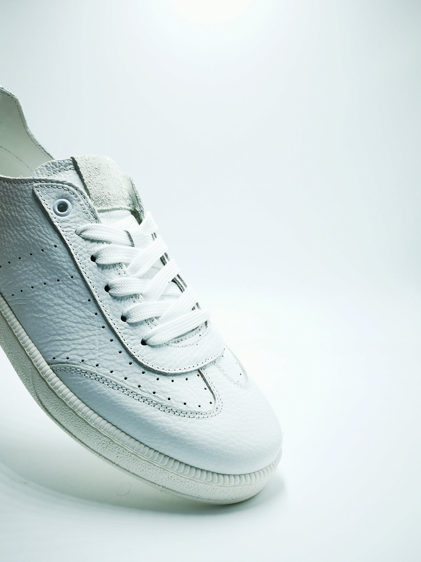 Sneakers artigianali Colbaffo in pelle bianca