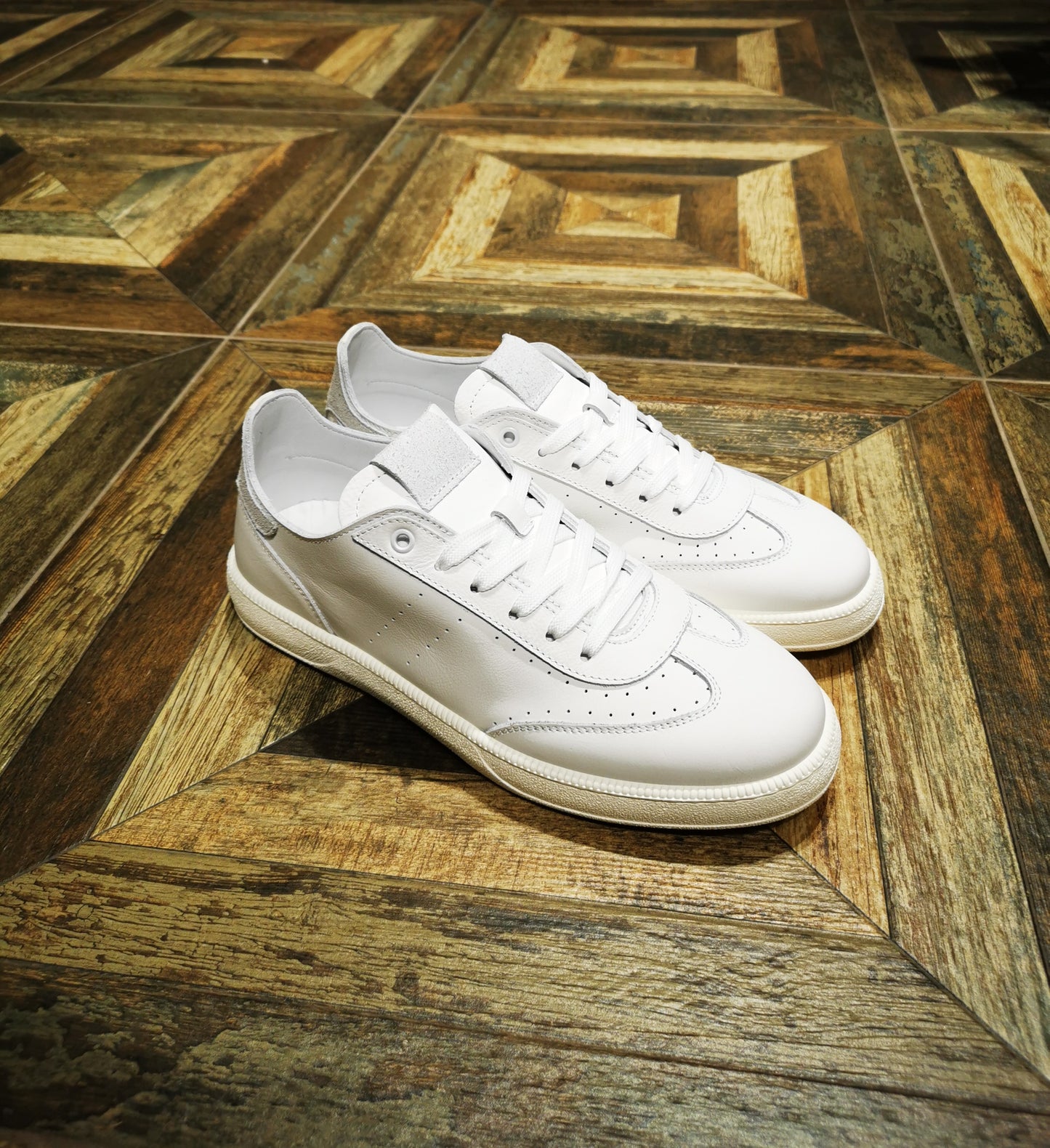 Sneakers artigianali Colbaffo in pelle bianca