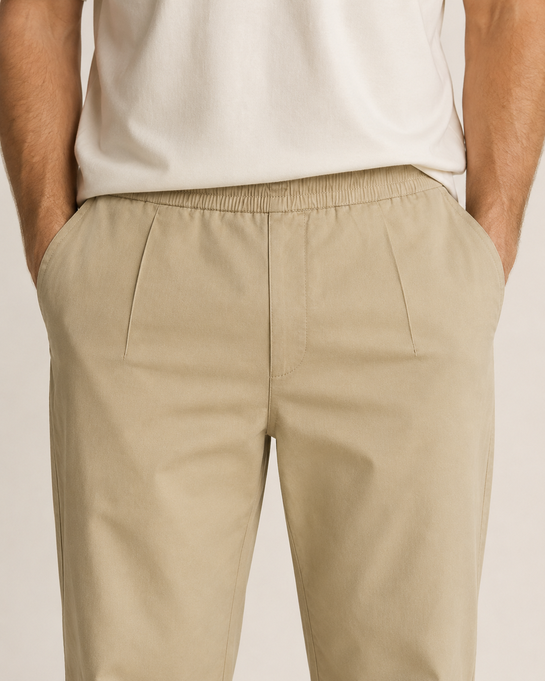 Pantalone uomo carrot fit beige in fresco cotone con vita elastica