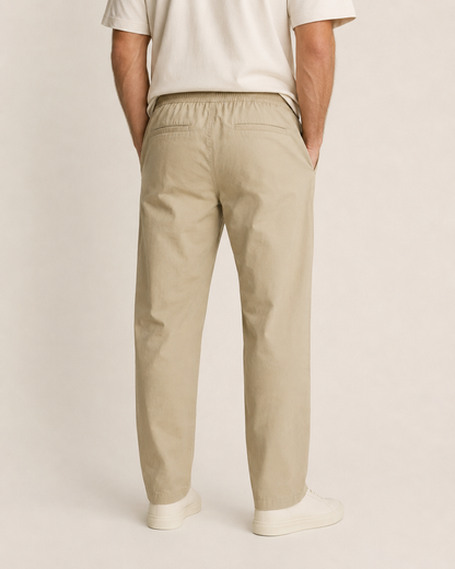 Pantalone uomo carrot fit beige in fresco cotone con vita elastica
