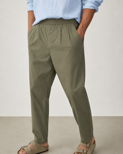 Pantalone uomo carrot fit verde oliva in fresco cotone con vita elastica